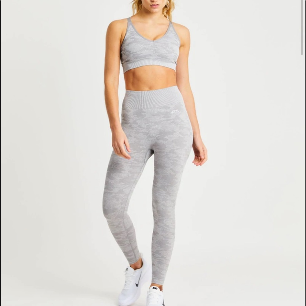 AYBL grey camo leggings. Size:M. New in the package never worn, tried on once.